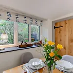 2 Bed In Keswick Oc-90064